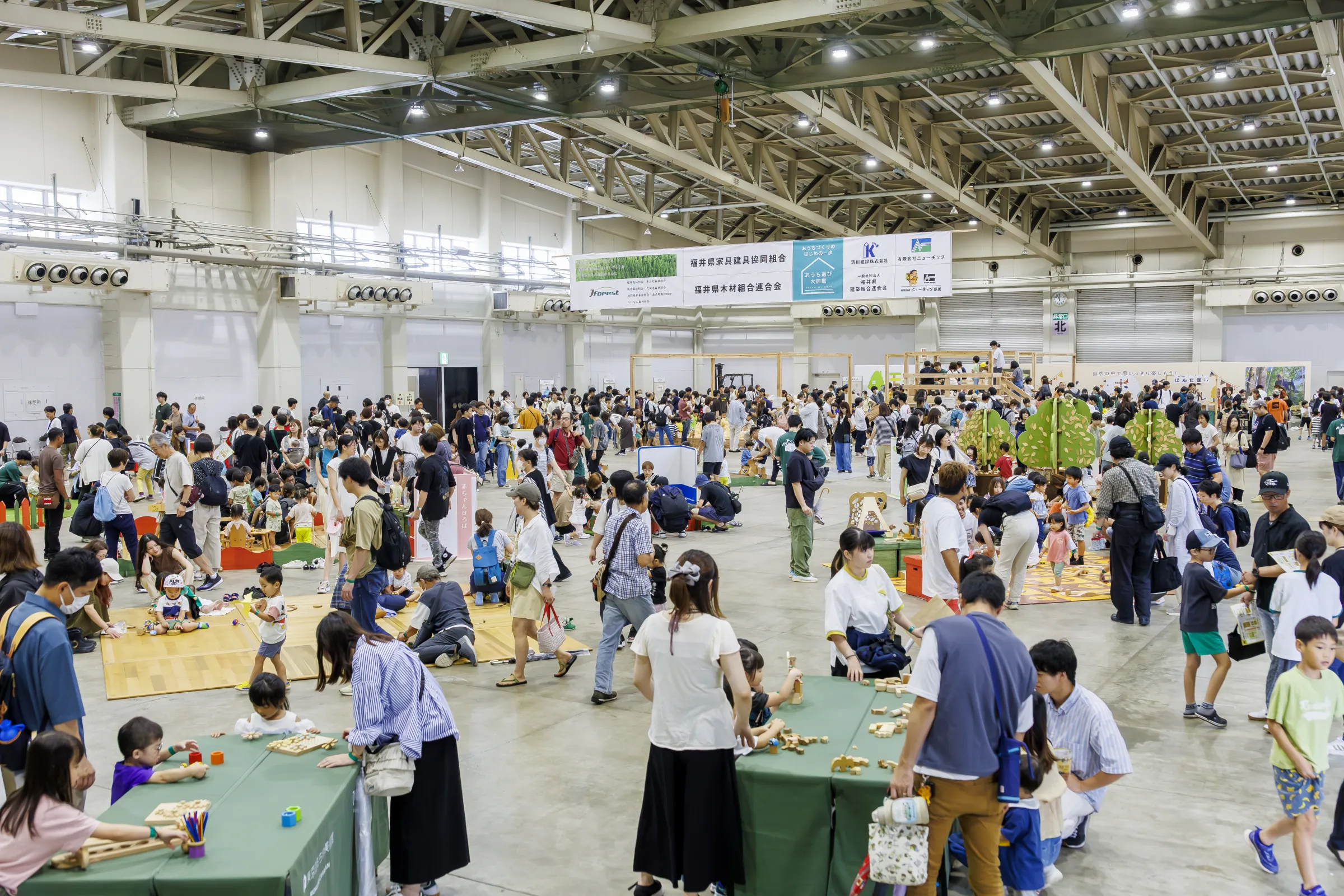 今年も、親子で‟木遊び”を楽しめる人気イベント「フクモクフェス」を福井県産業会館で開催!