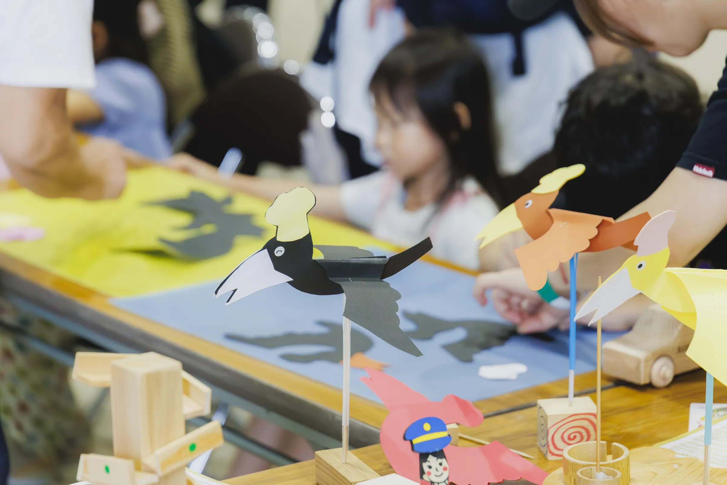木のぬくもりを感じながら、自由な発想で遊んだり、創作を楽しんでください!
